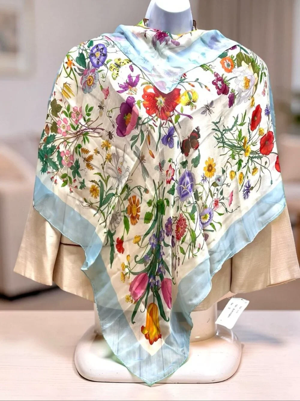 Beautiful Gucci V. ACCORNERO Floral Silk Chiffon Scarf Light Blue Green Pink (20
